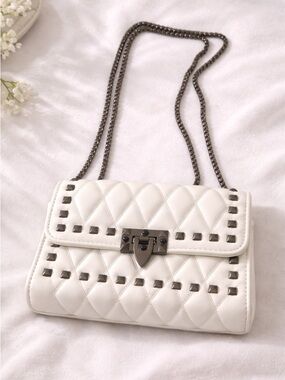 Quilted White Stud-Trim Crossbody Bag with Chain Strap
